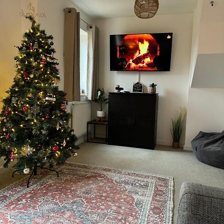 The Belfry 3 Bedrooms 2 Bathrooms Contractors & Family Higham Ferrers ภายนอก รูปภาพ