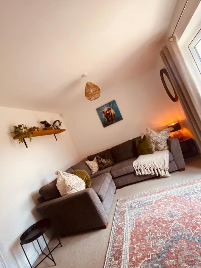 The Belfry 3 Bedrooms 2 Bathrooms Contractors & Family Higham Ferrers ภายนอก รูปภาพ